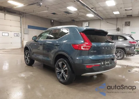 2022 Volvo Xc40 T5 Inscription from USA, damaged, VIN YV4162UL2N2642246